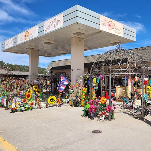 A picture of the front of the Farmers Daughter's store.