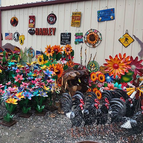 A picture of the Farmer's Daughter metal garden